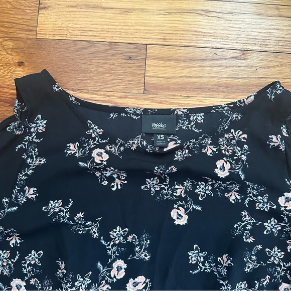 Black Floral Cold Shoulder Blouse - Picture 2 of 10